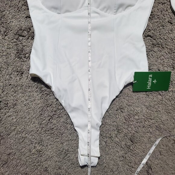NWT Halara Puff SLeeve Square Neck Snap Bodysuit in White - XS - Picture 7 of 8